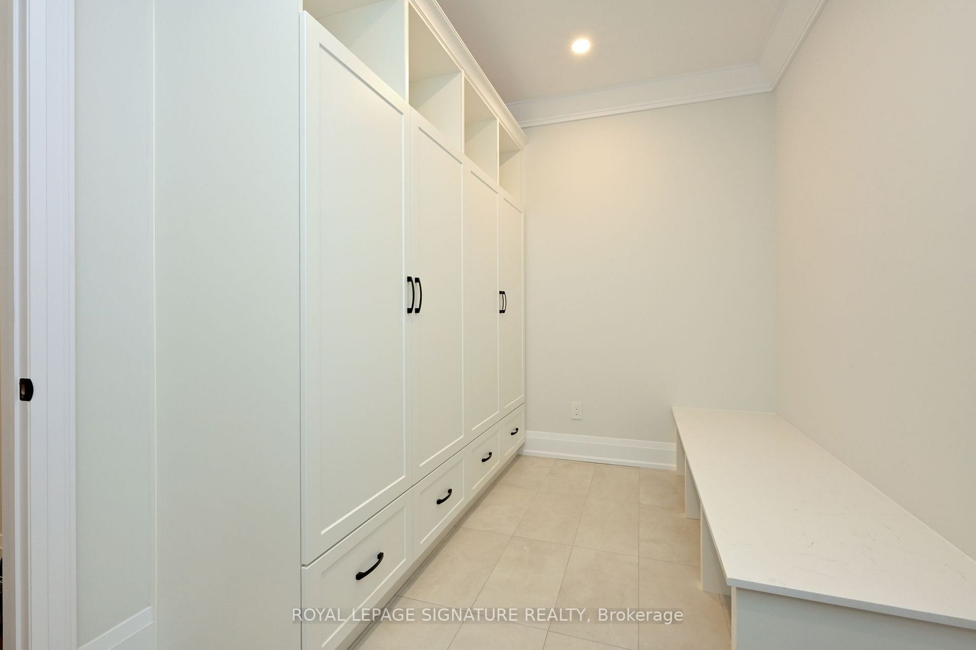 3 Larry St