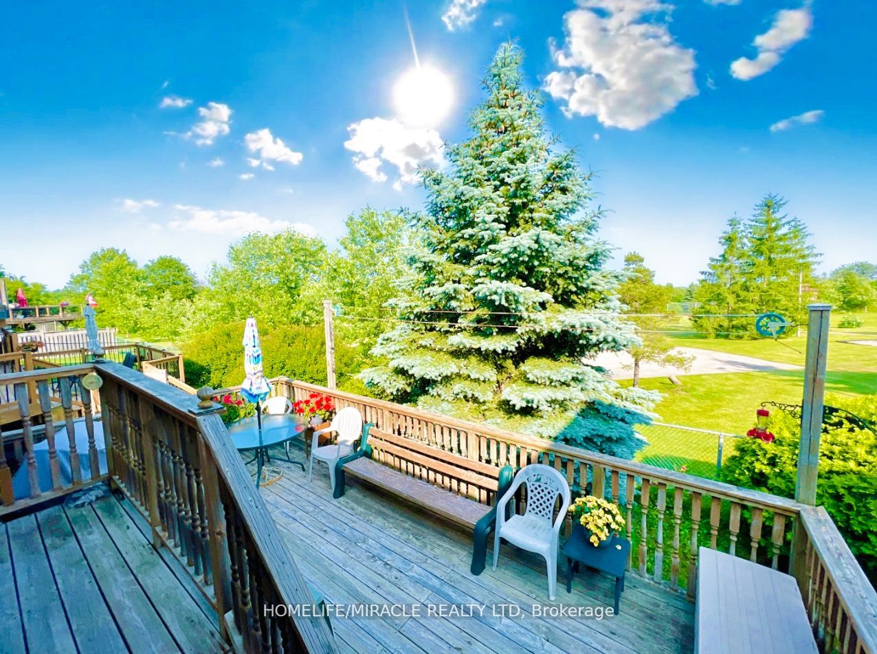 246 Howard Cres