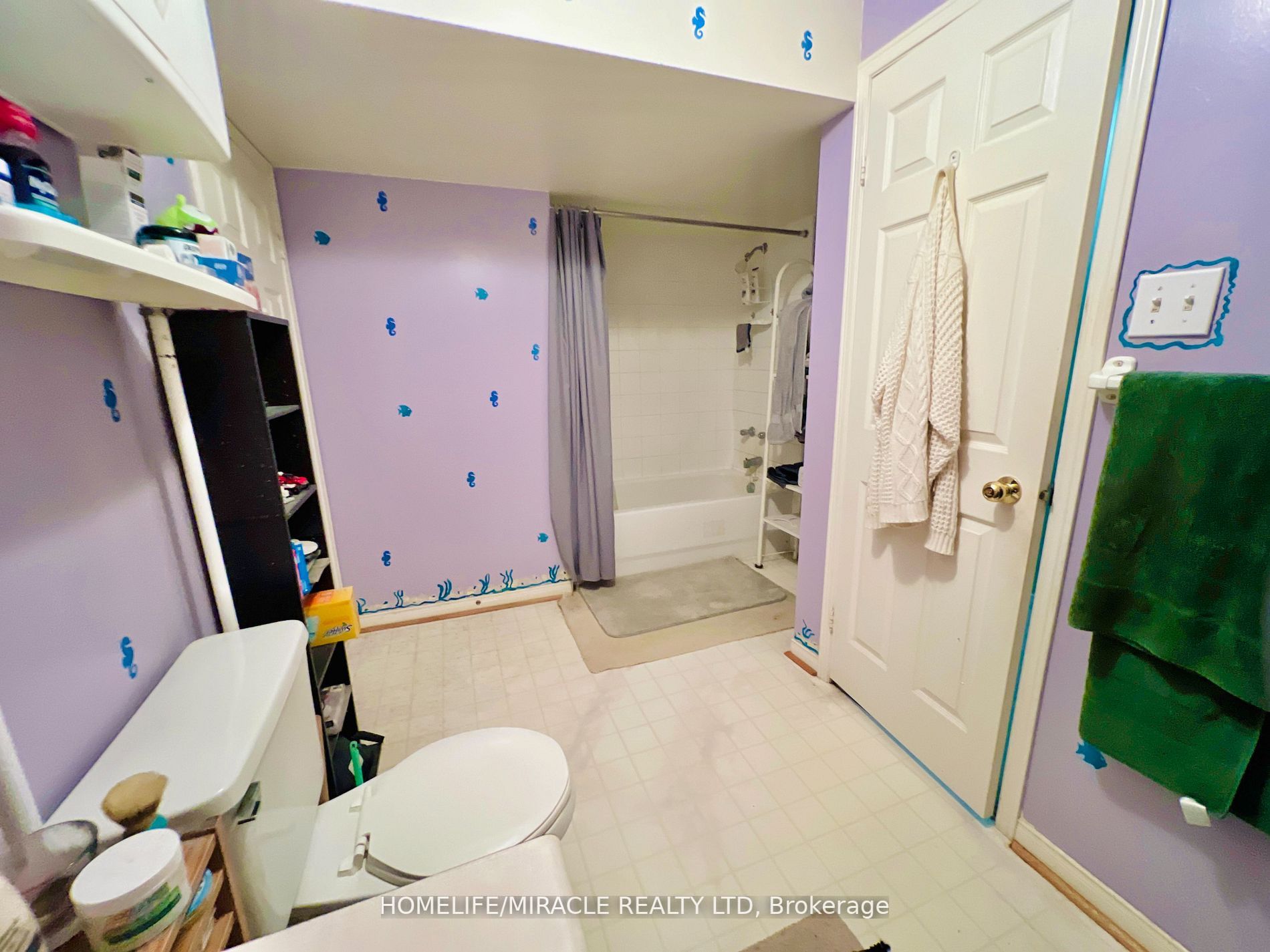 246 Howard Cres