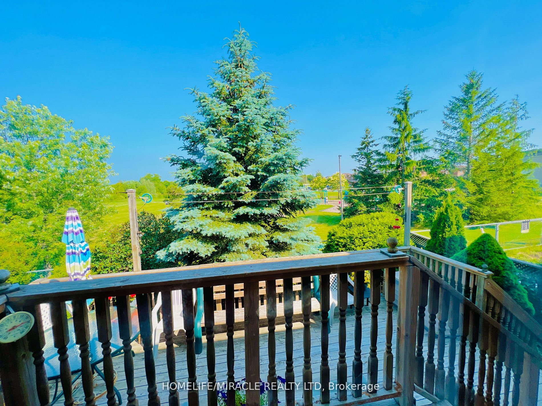 246 Howard Cres