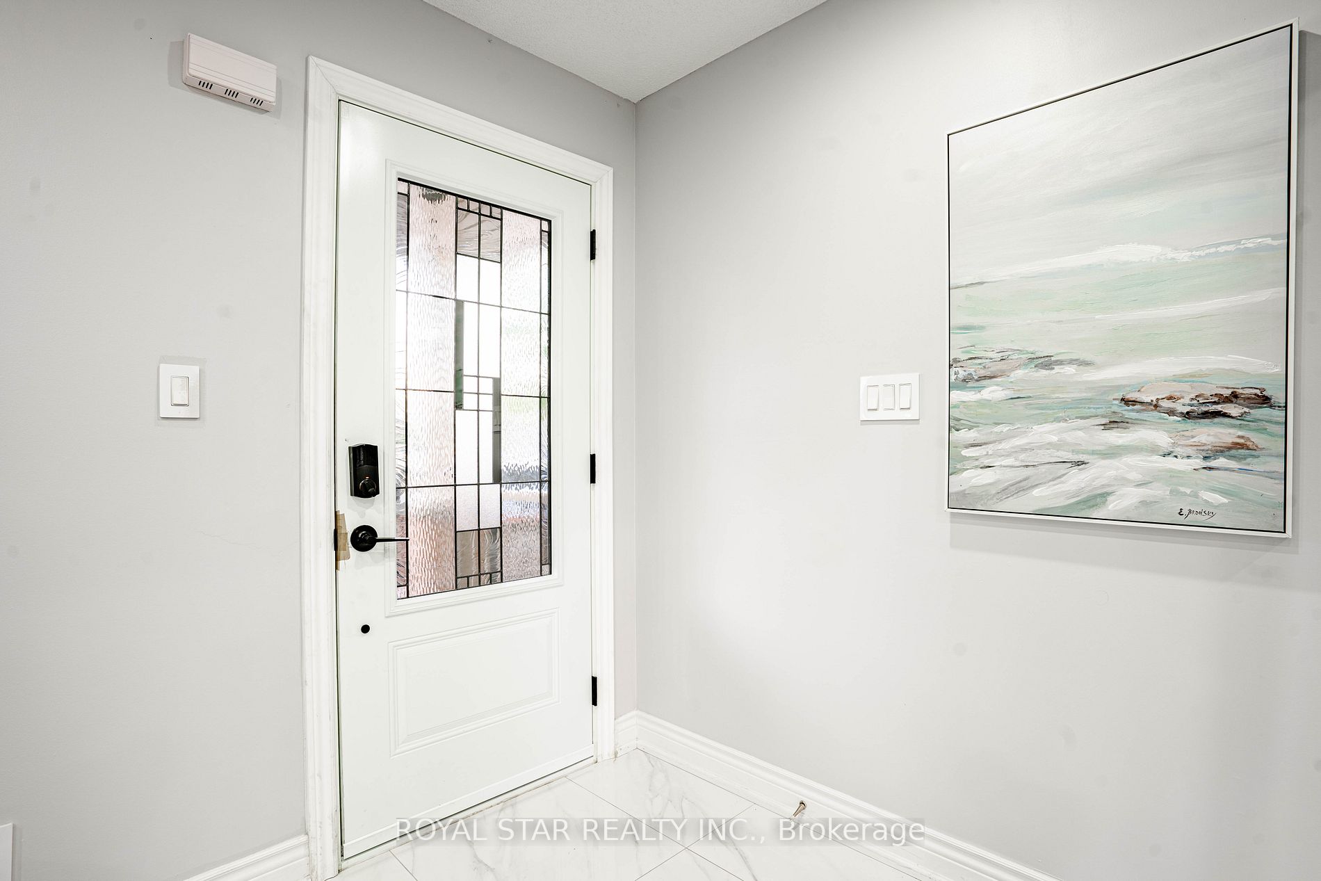 20 Junction Cres