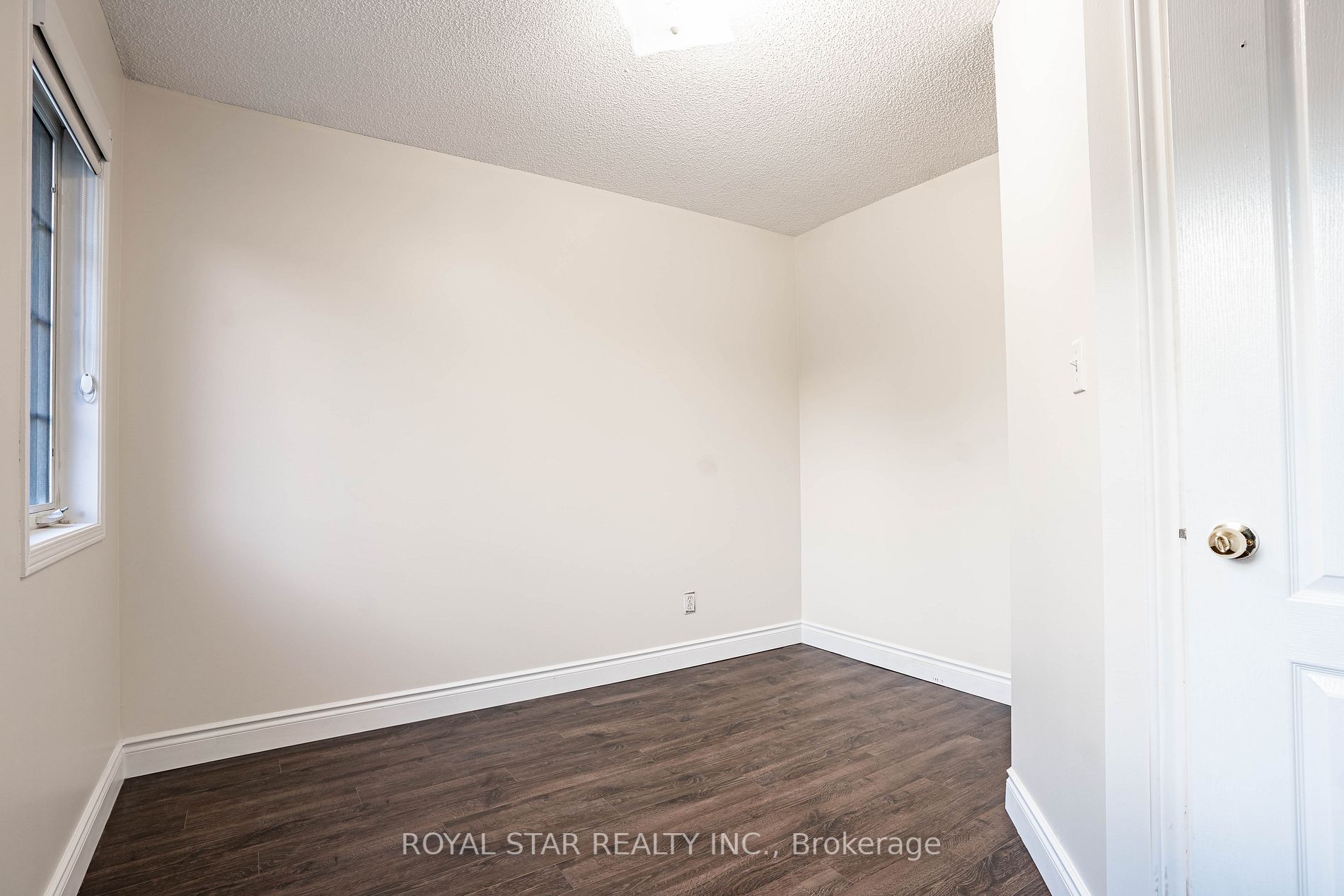20 Junction Cres
