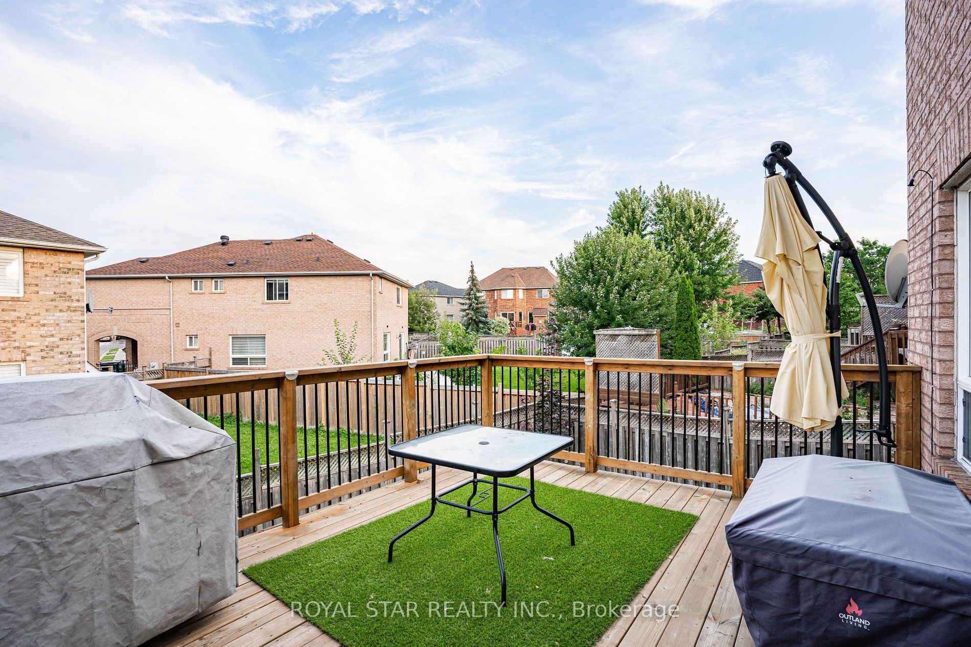 20 Junction Cres