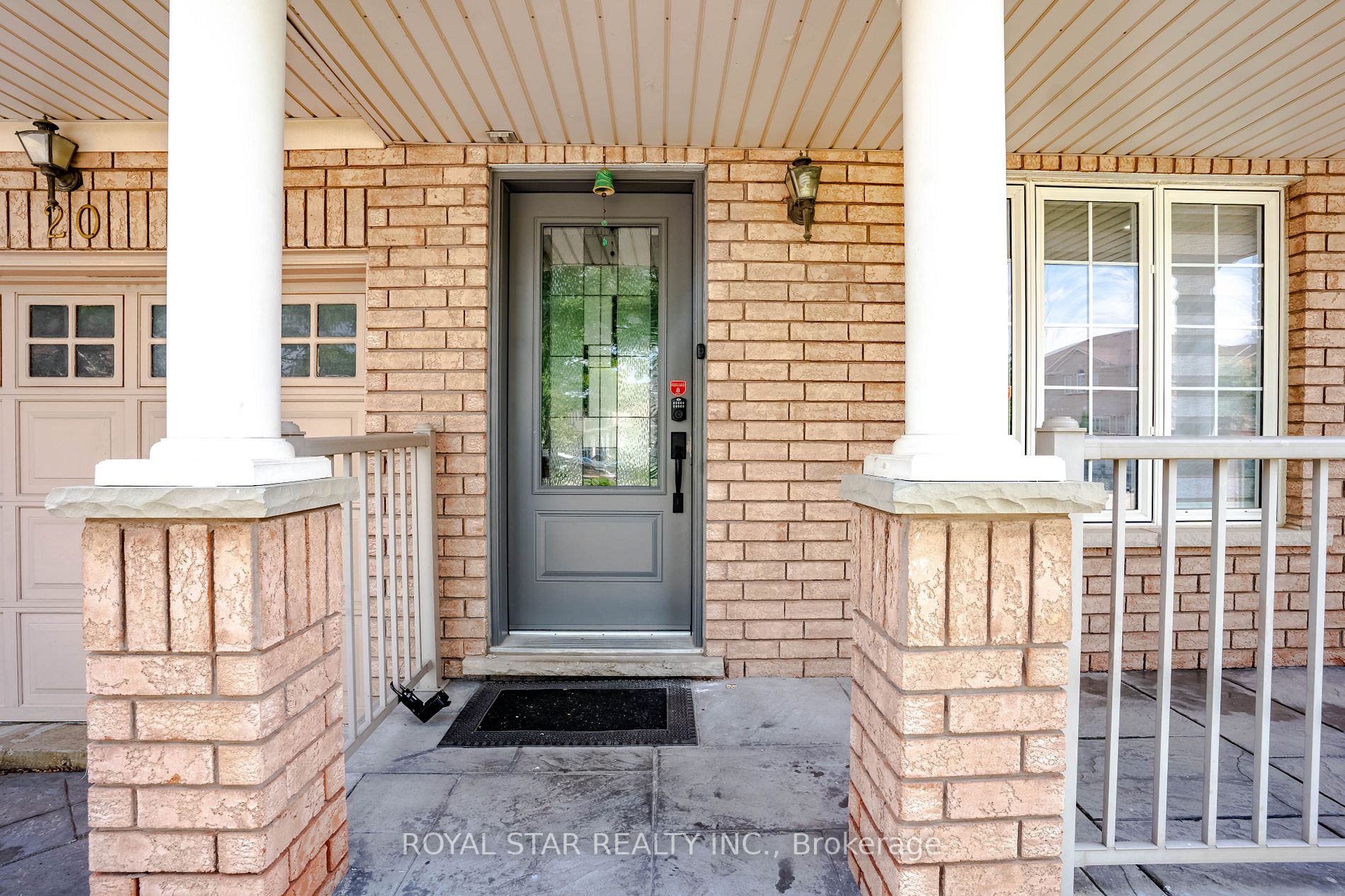 20 Junction Cres