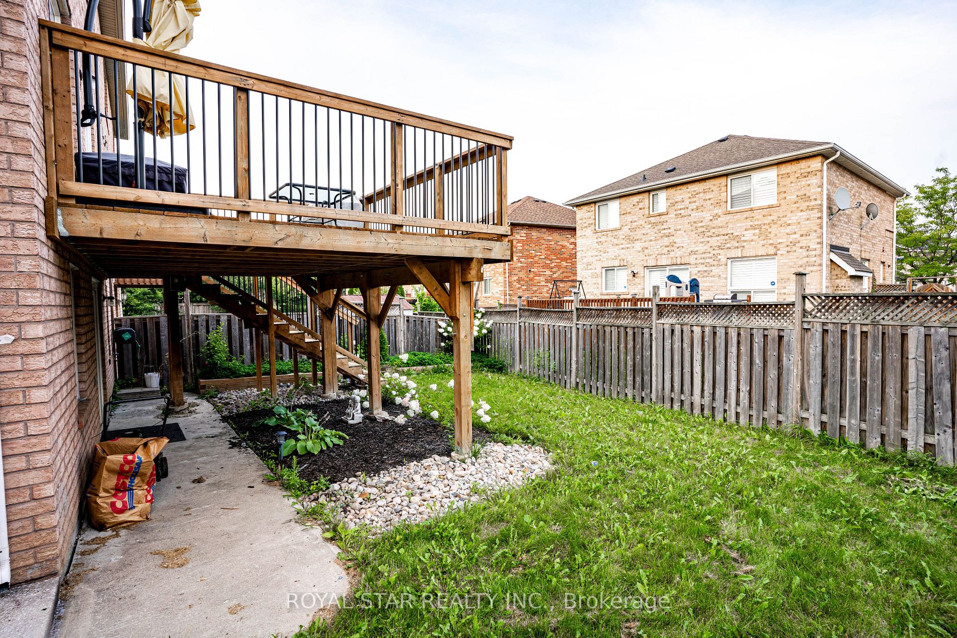 20 Junction Cres