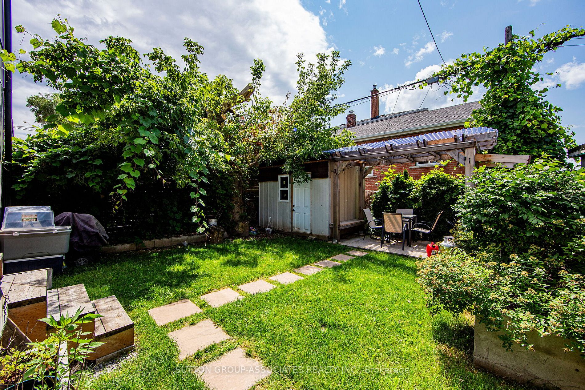 48 Greendale Ave