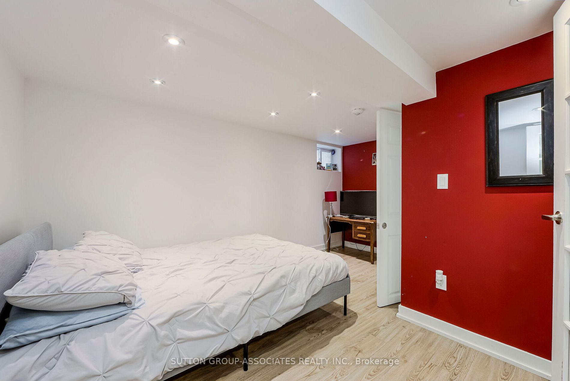 48 Greendale Ave