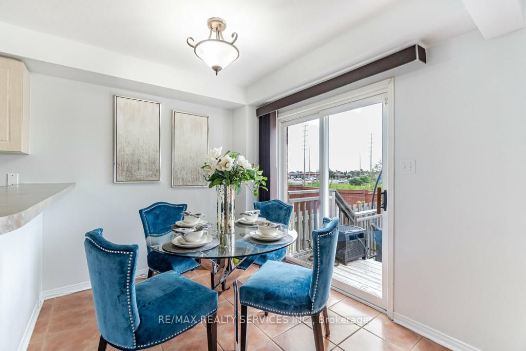 42 Rivermere Crt