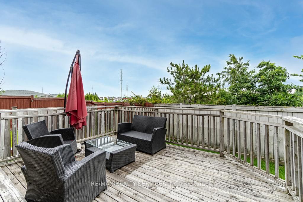 42 Rivermere Crt