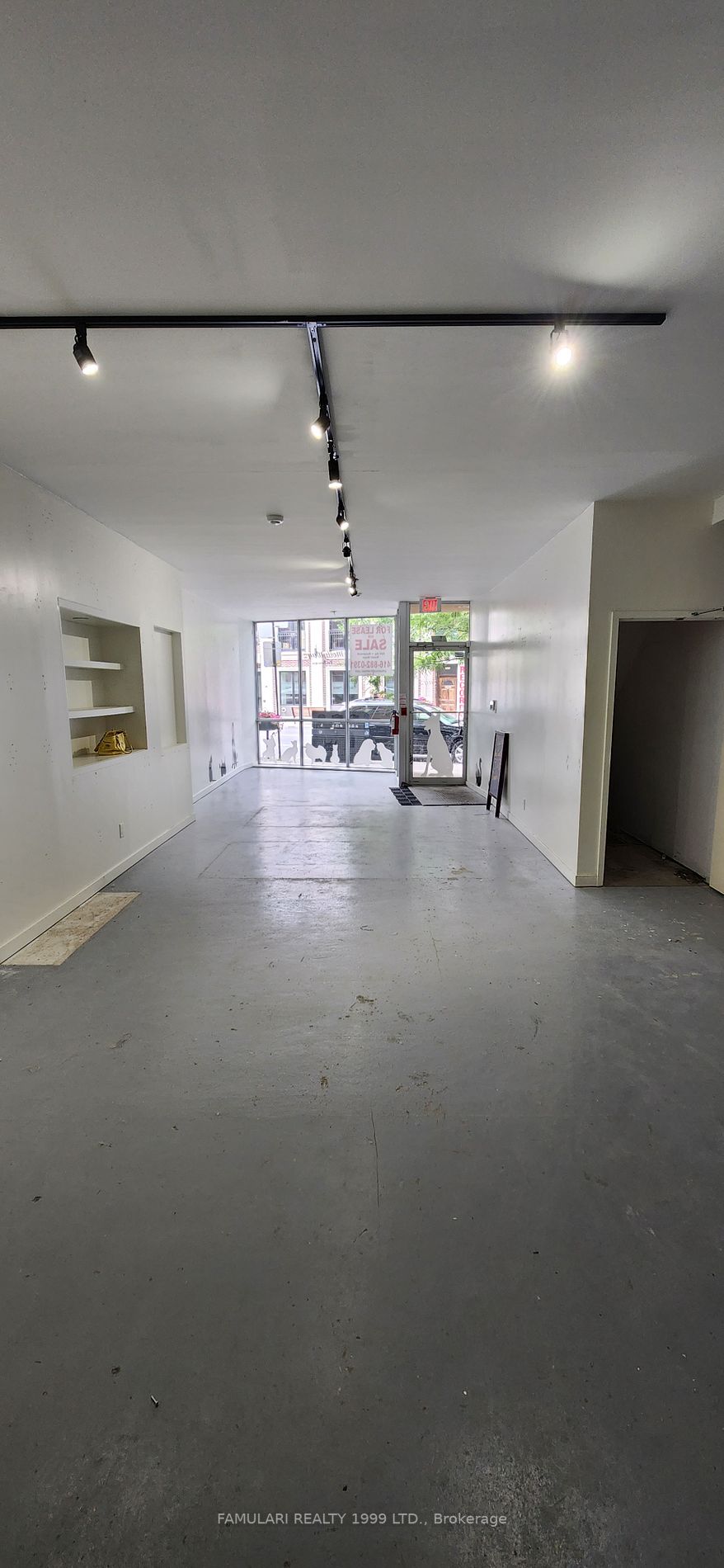 2925 Dundas St W, #102