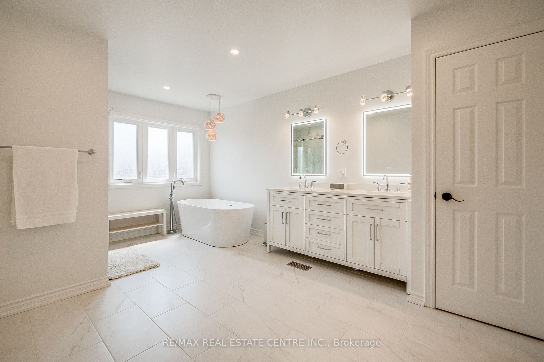 5986 Bell Harbour Dr