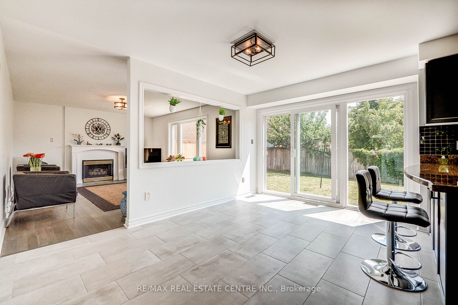 5986 Bell Harbour Dr