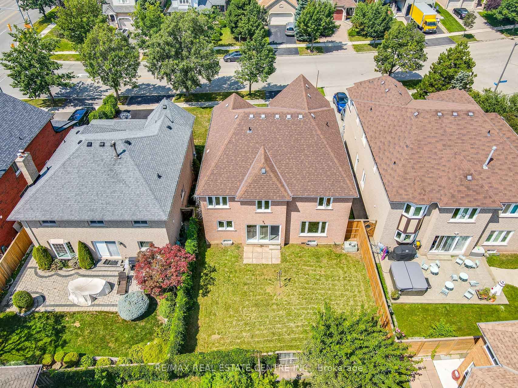 5986 Bell Harbour Dr