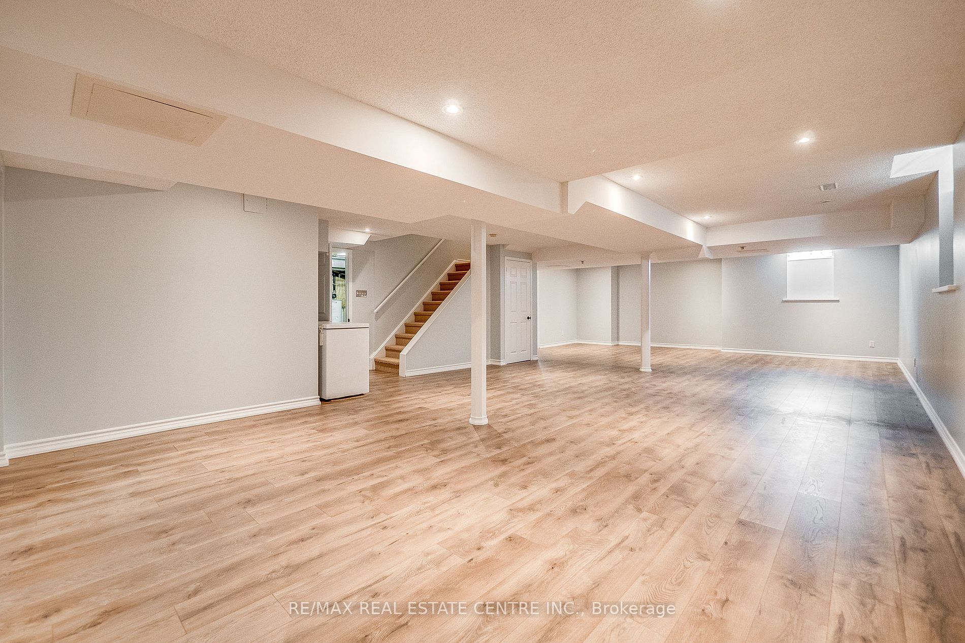 5986 Bell Harbour Dr