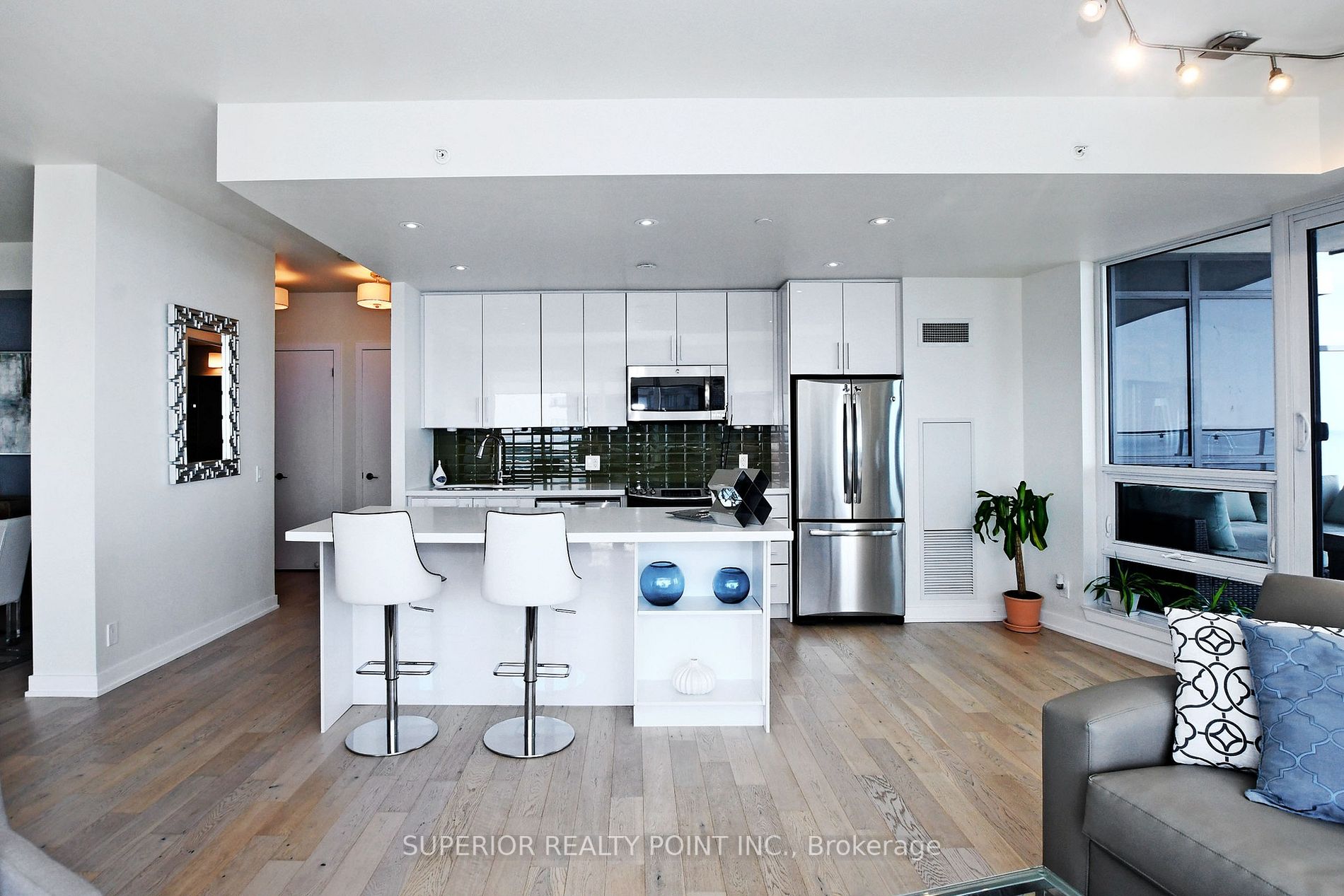 2212 Lakeshore Blvd W, #Lph03