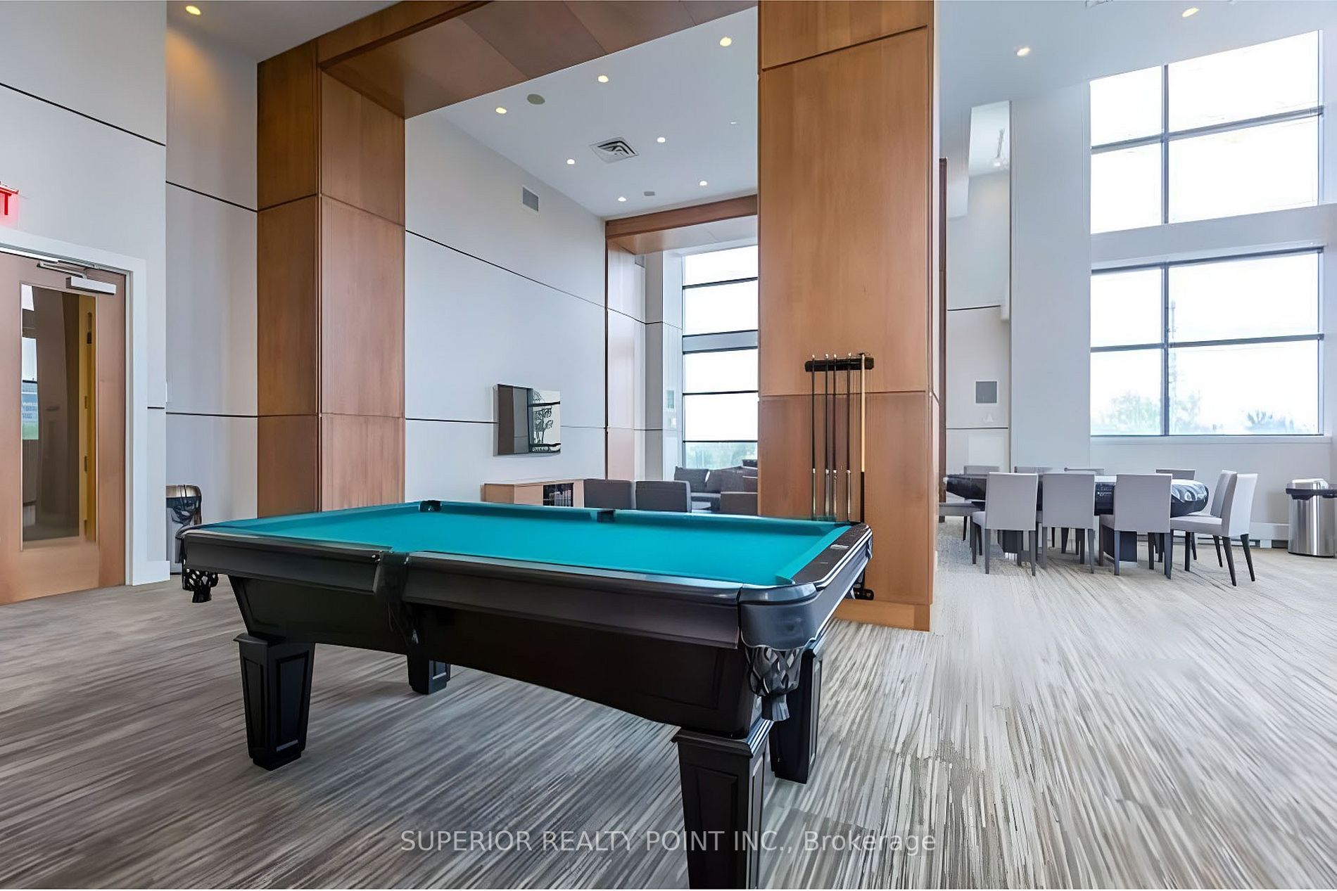 2212 Lakeshore Blvd W, #Lph03