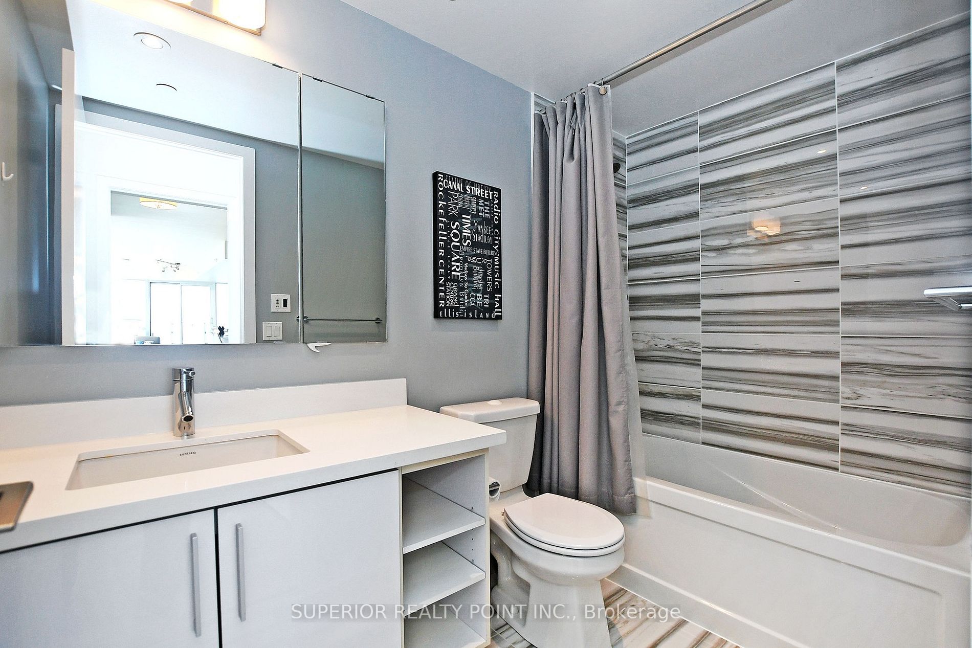 2212 Lakeshore Blvd W, #Lph03