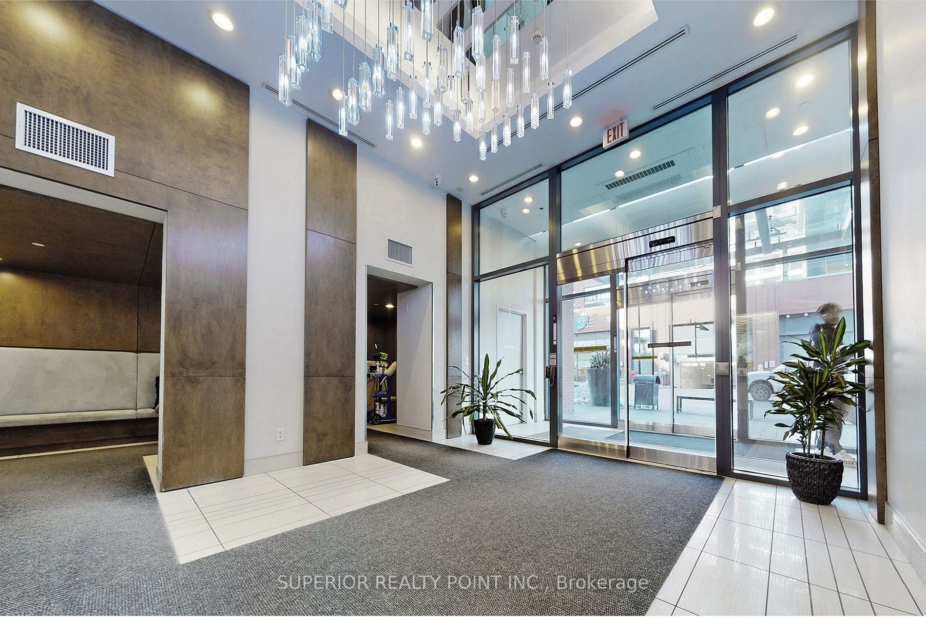 2212 Lakeshore Blvd W, #Lph03