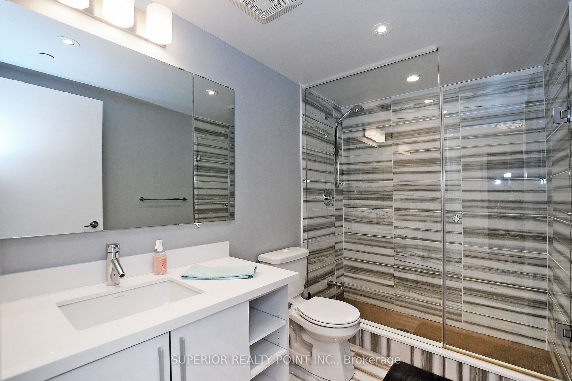 2212 Lakeshore Blvd W, #Lph03