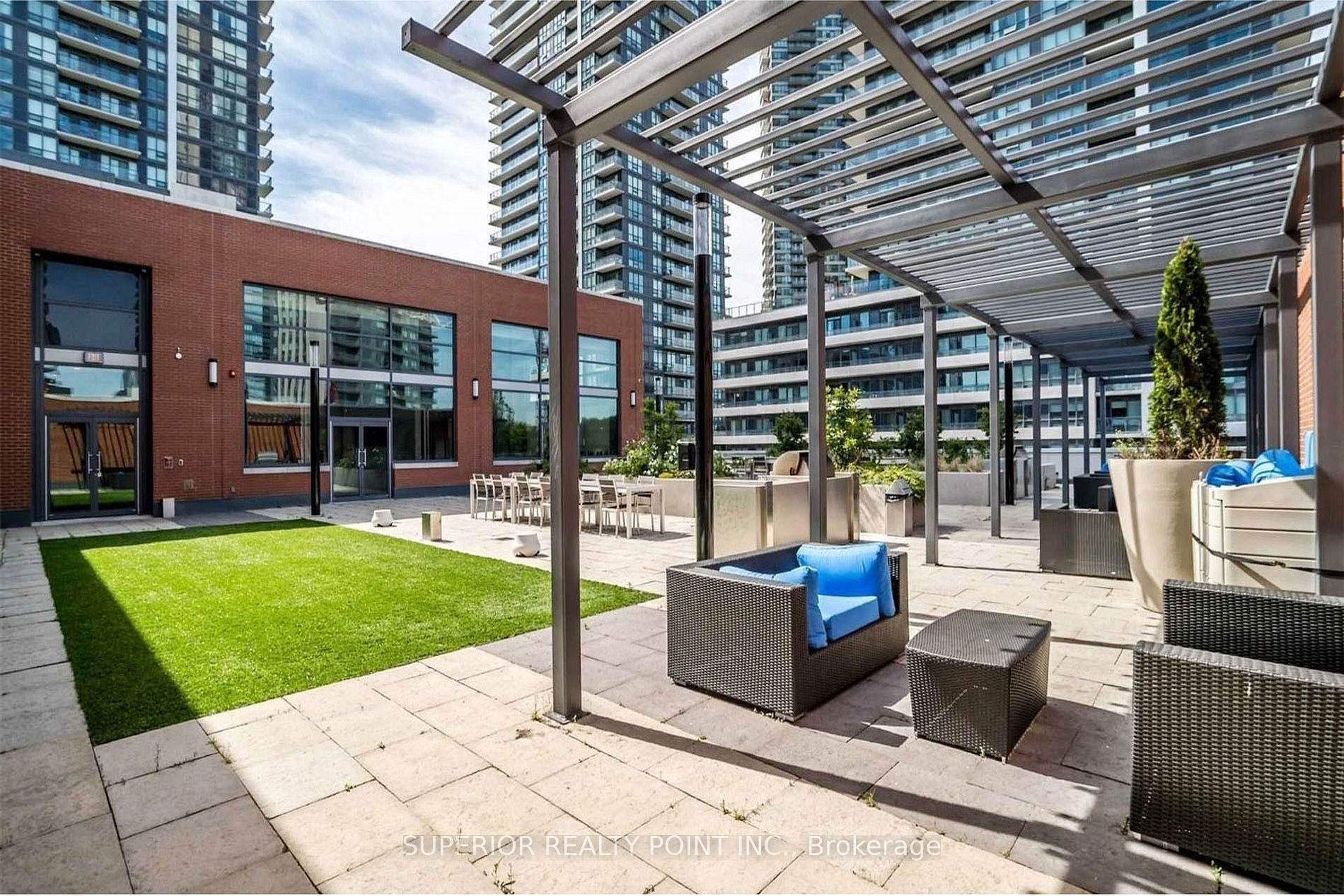 2212 Lakeshore Blvd W, #Lph03