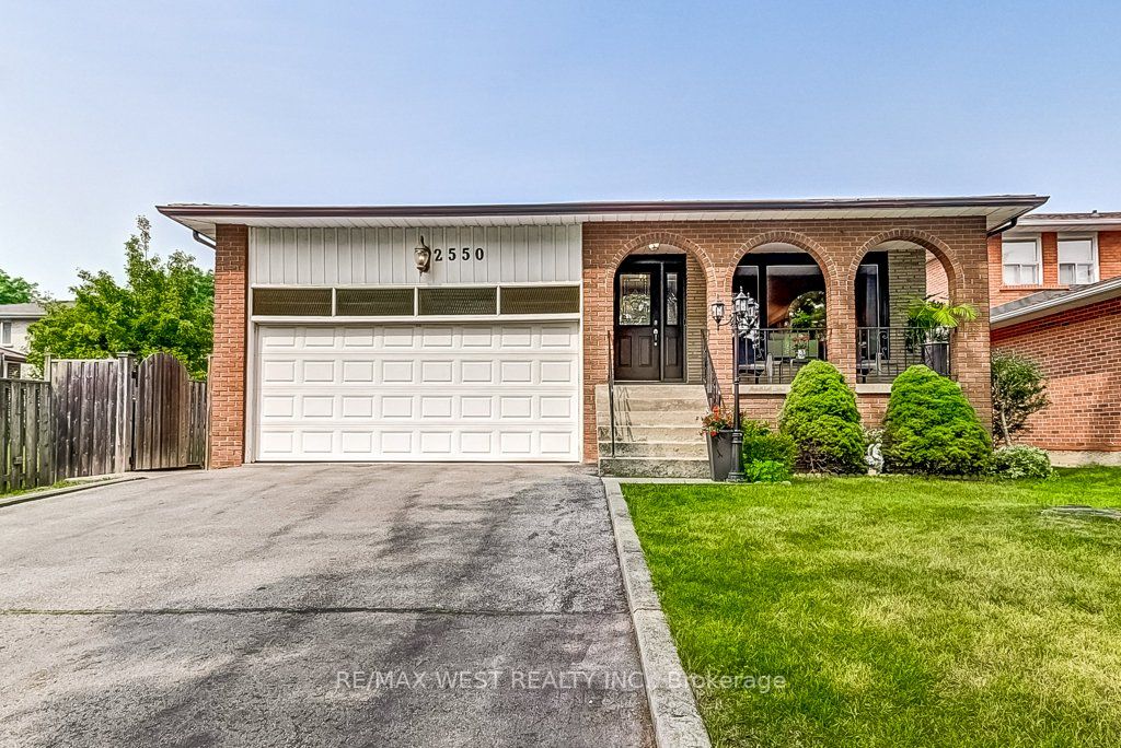 2550 Poplar Cres
