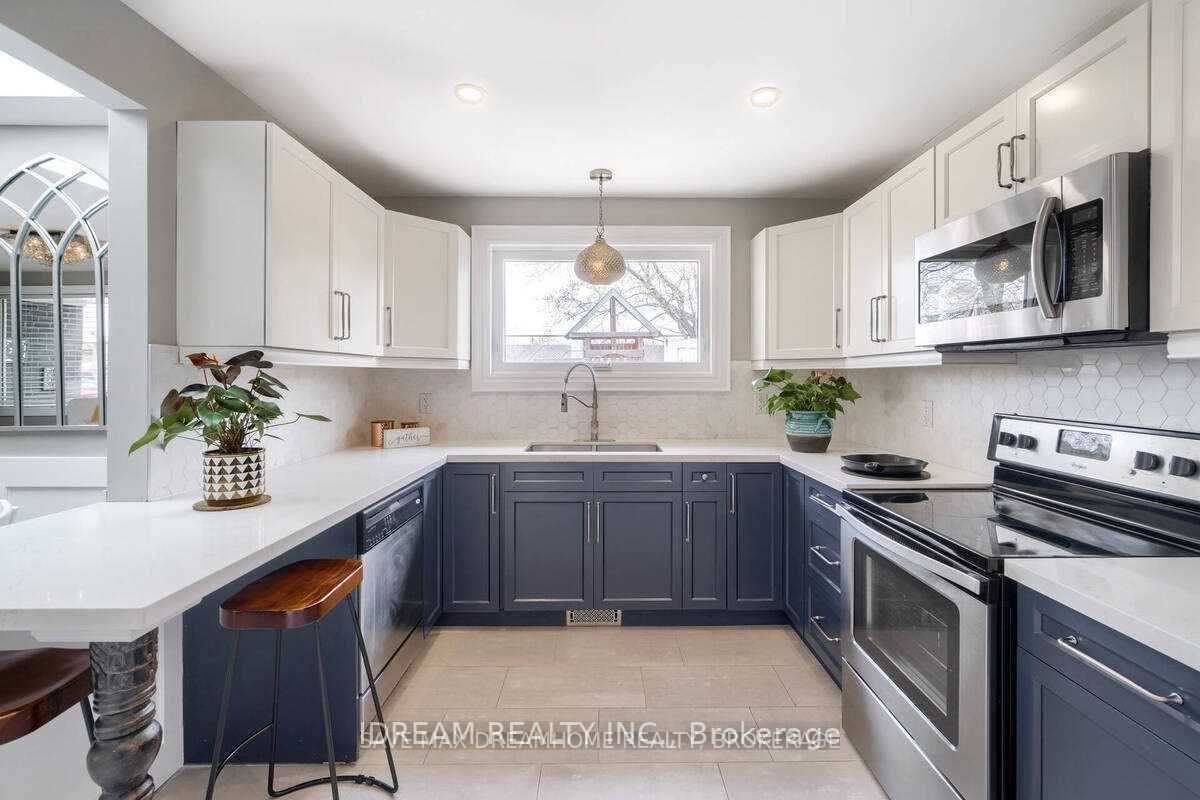 15 Burgby Ave S