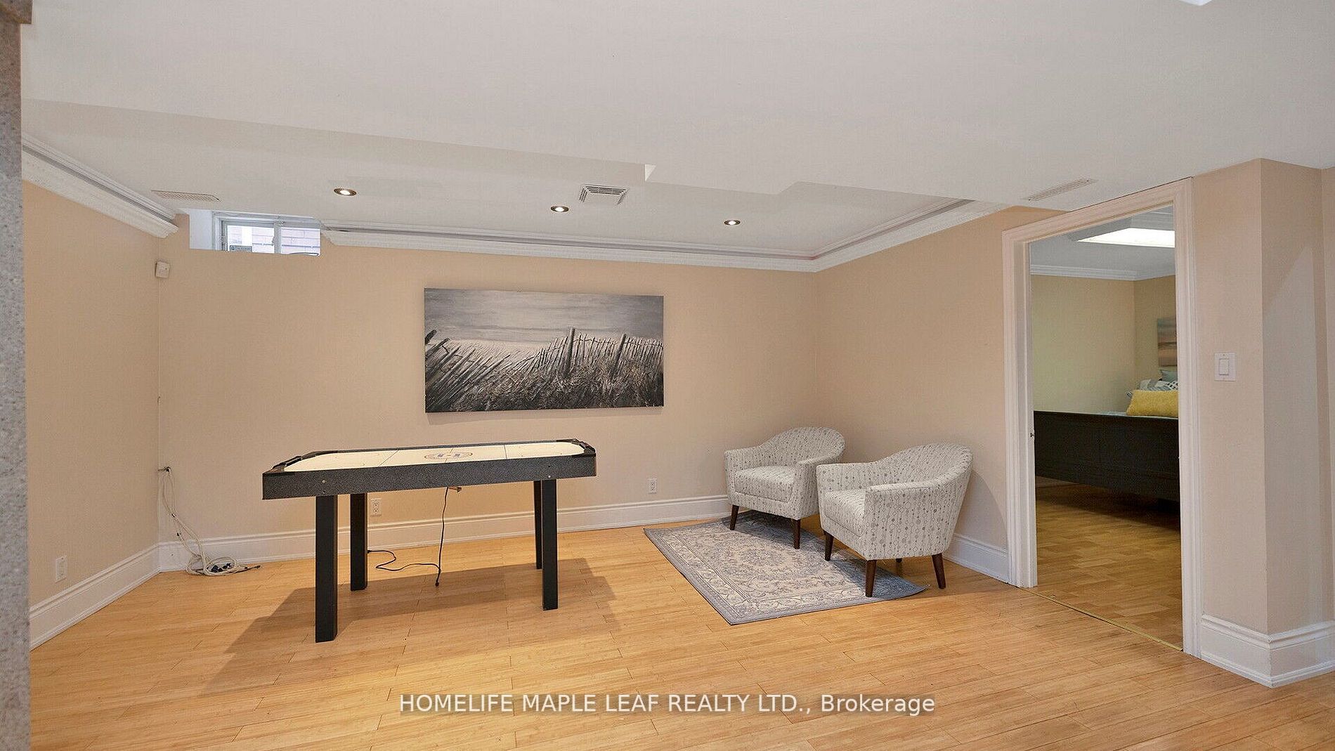 6 Oatfield Road