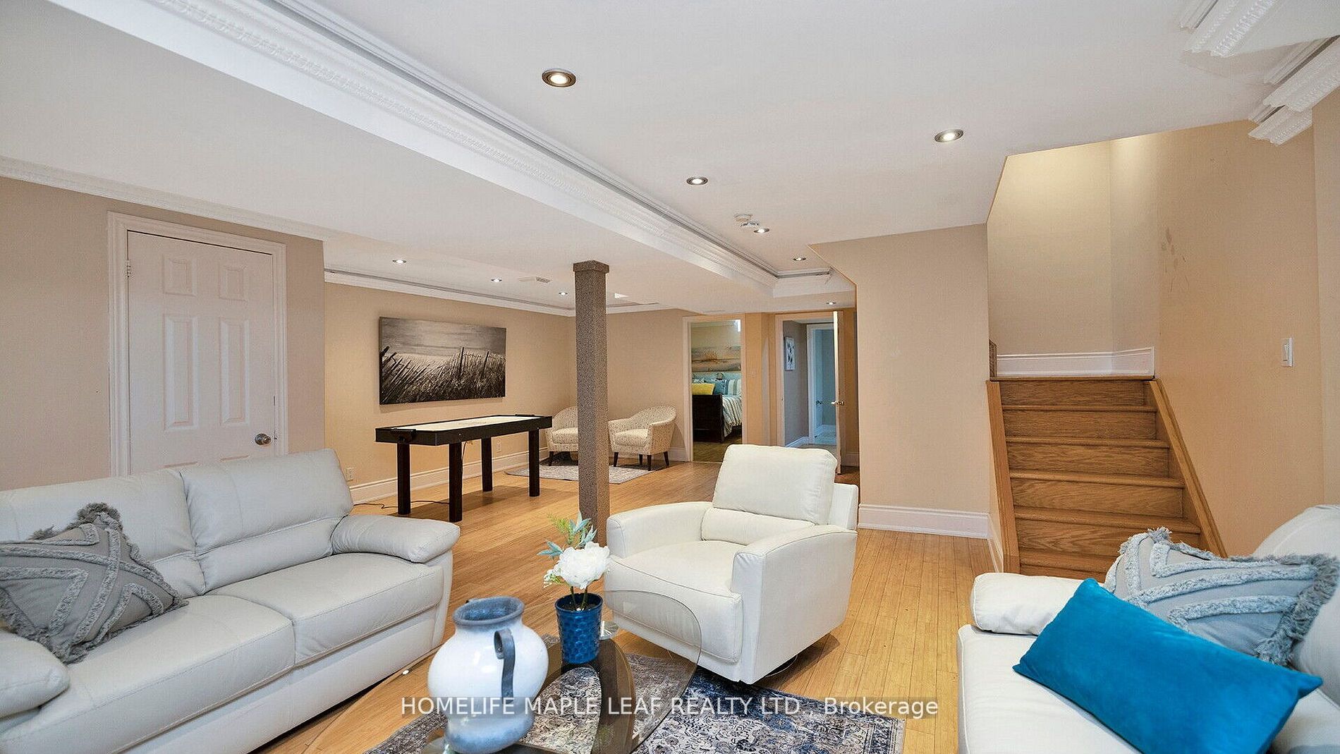 6 Oatfield Road
