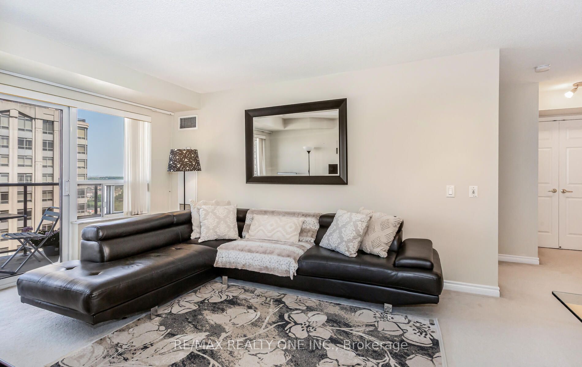 25 Kingsbridge Garden Circ, #2121