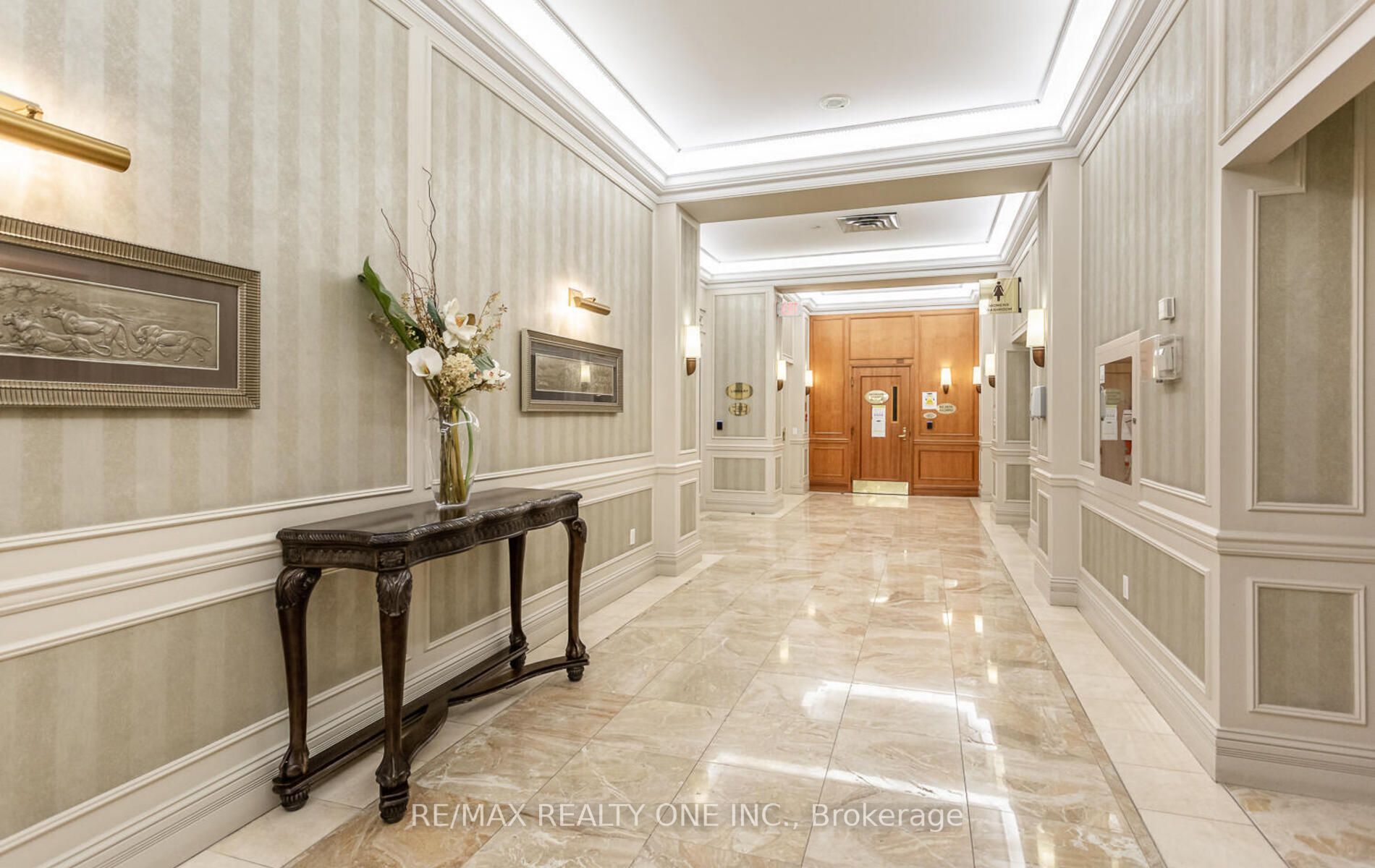 25 Kingsbridge Garden Circ, #2121