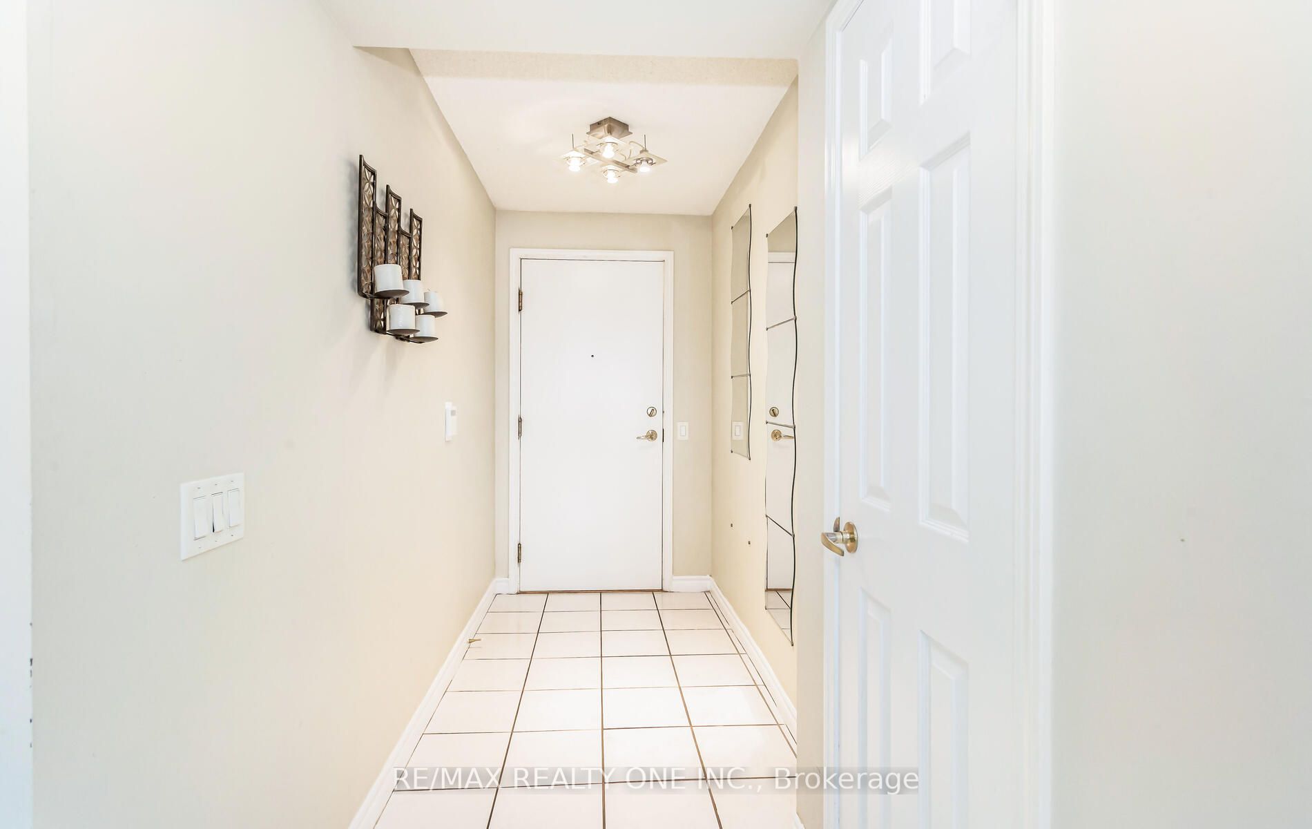 25 Kingsbridge Garden Circ, #2121