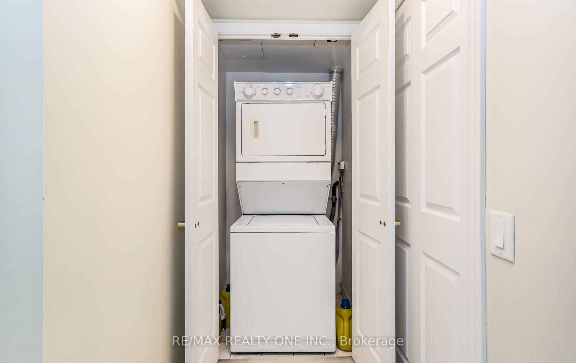25 Kingsbridge Garden Circ, #2121