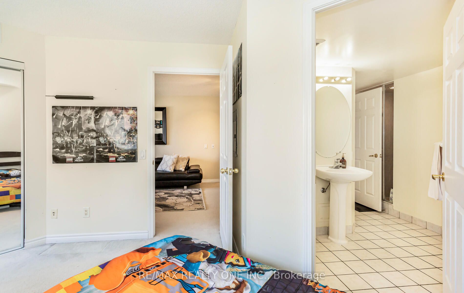 25 Kingsbridge Garden Circ, #2121