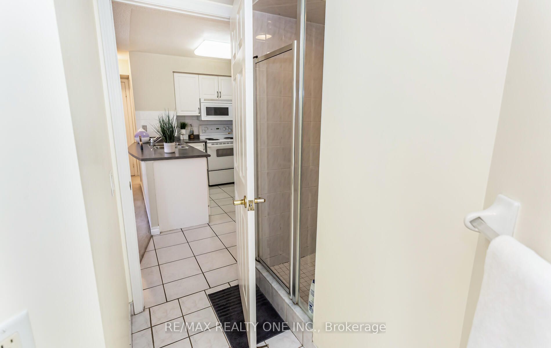 25 Kingsbridge Garden Circ, #2121
