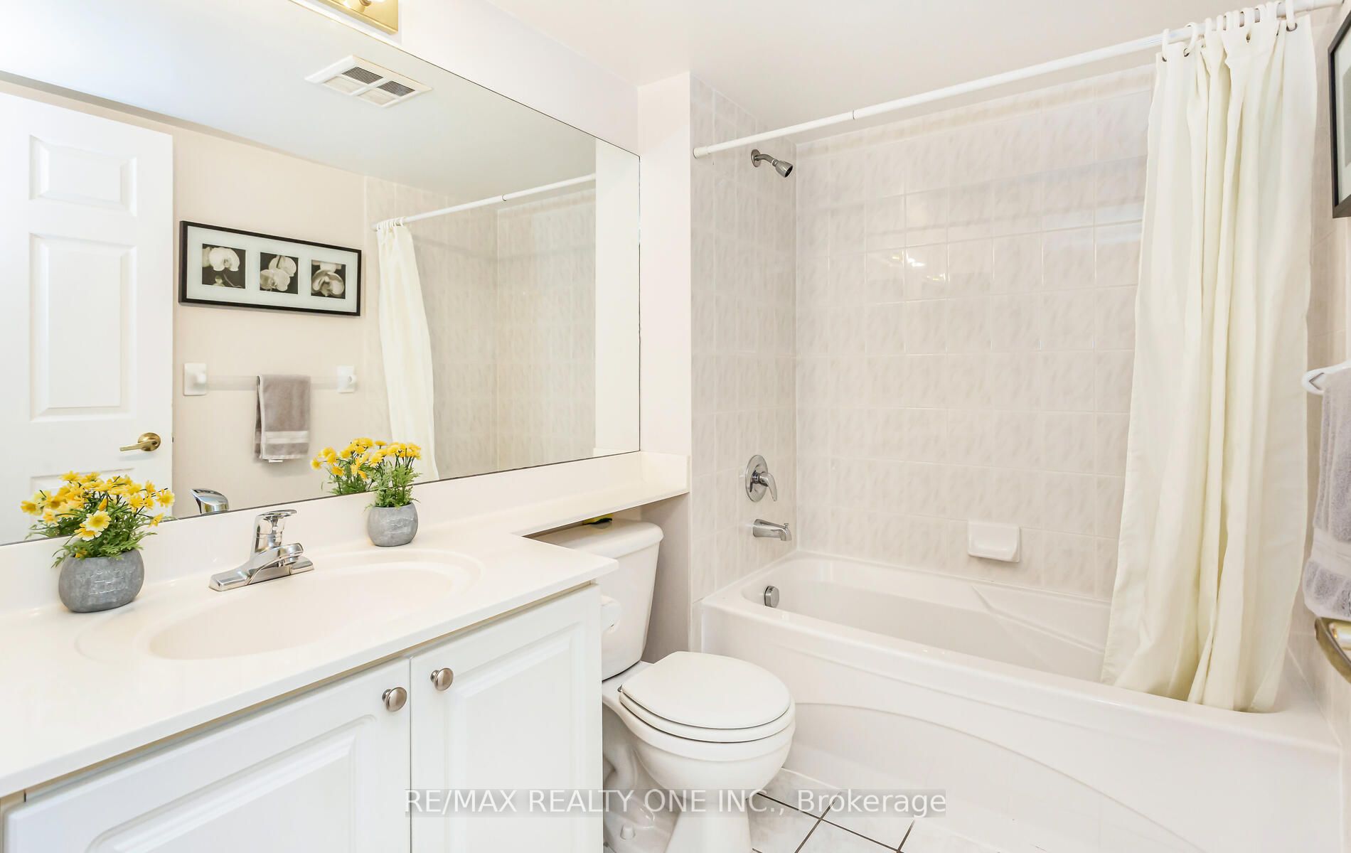 25 Kingsbridge Garden Circ, #2121