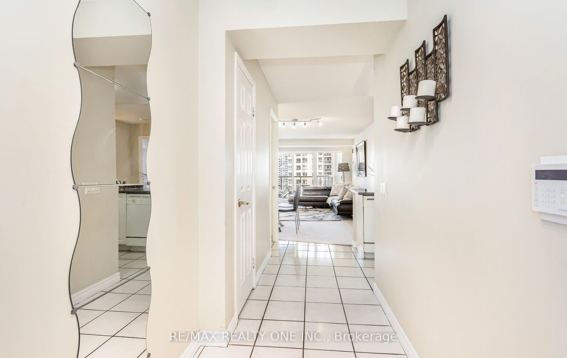 25 Kingsbridge Garden Circ, #2121