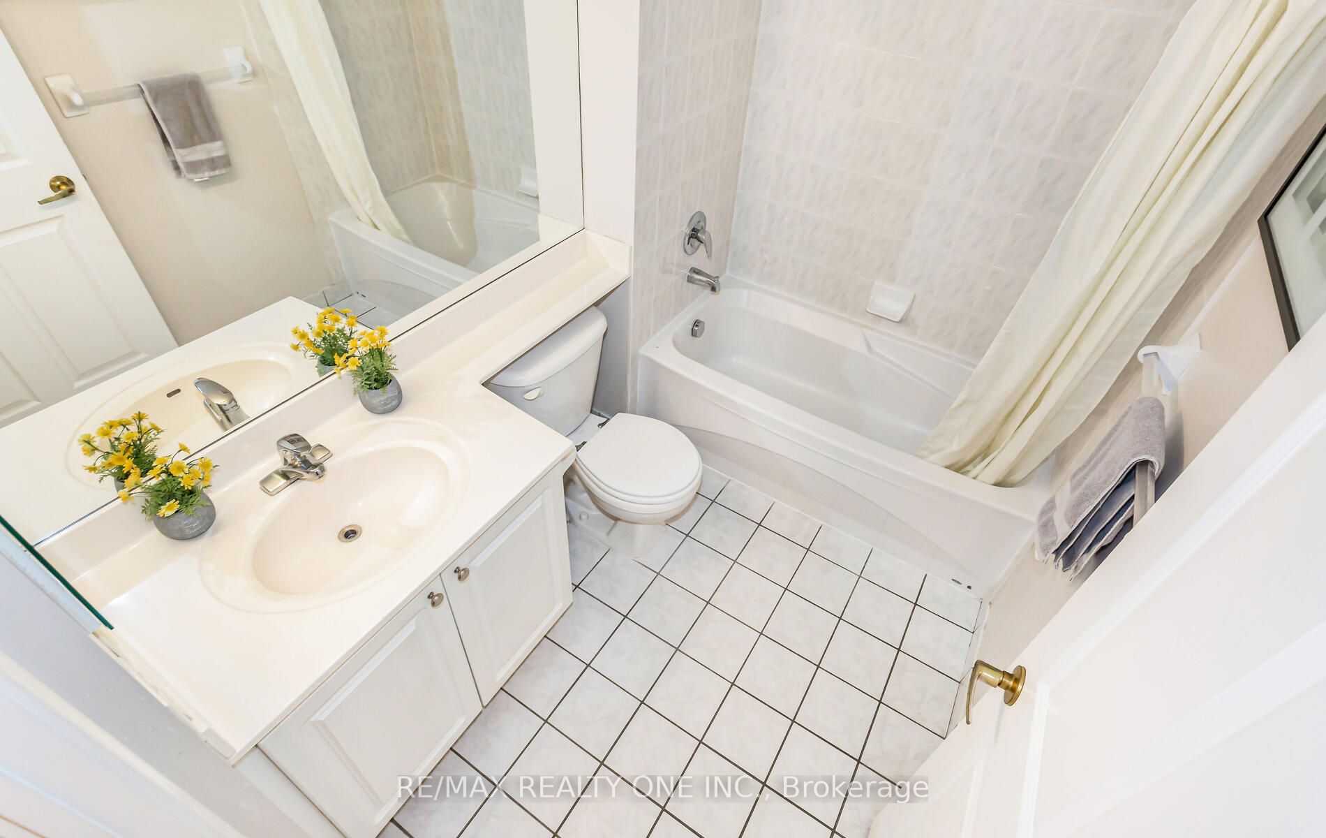 25 Kingsbridge Garden Circ, #2121