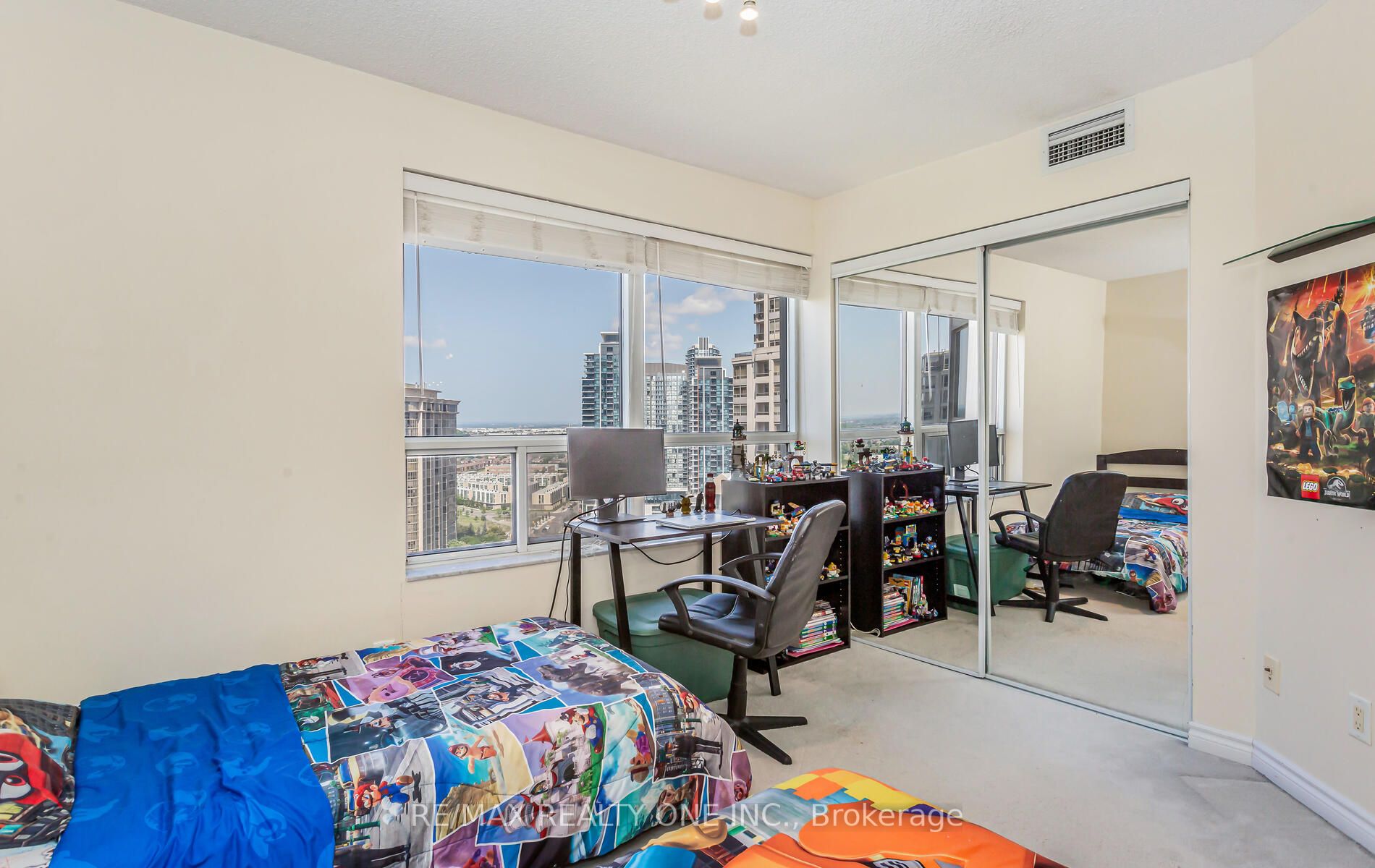 25 Kingsbridge Garden Circ, #2121