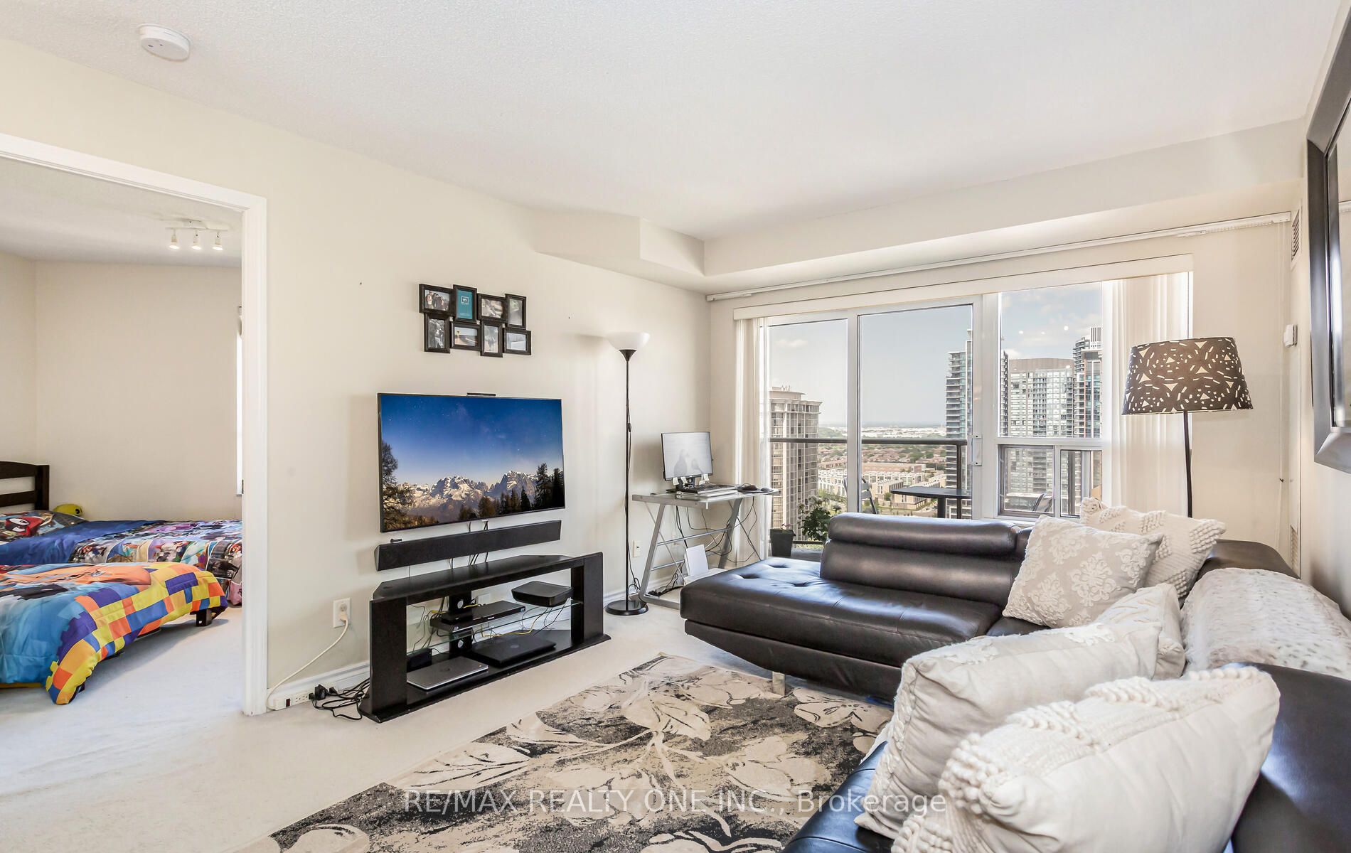 25 Kingsbridge Garden Circ, #2121