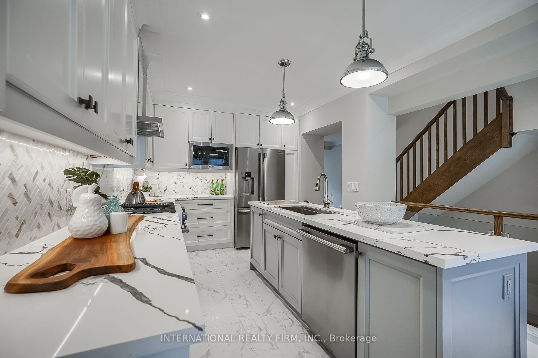6B Shamrock Avenue