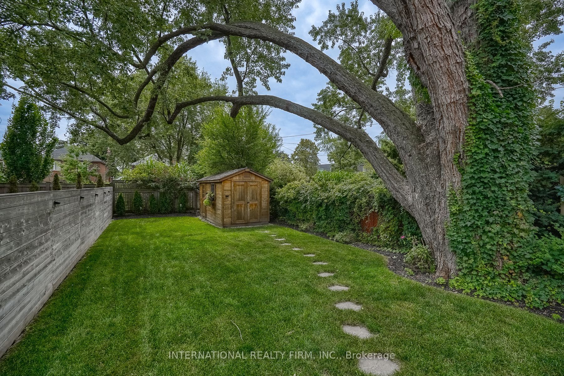 6B Shamrock Avenue