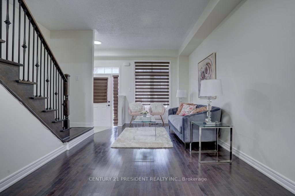 35 Saint Dennis Rd