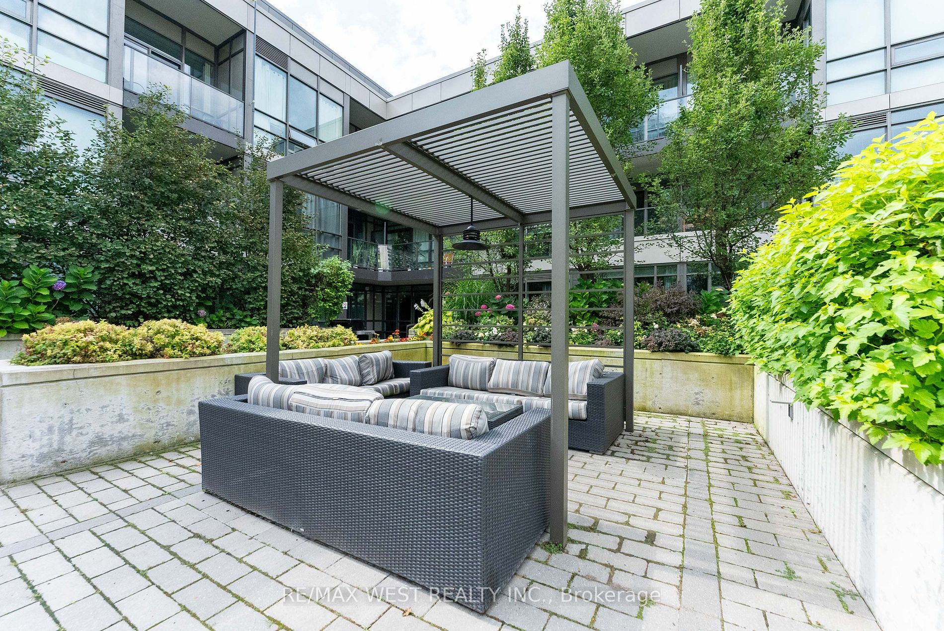 8 Fieldway Rd, #516