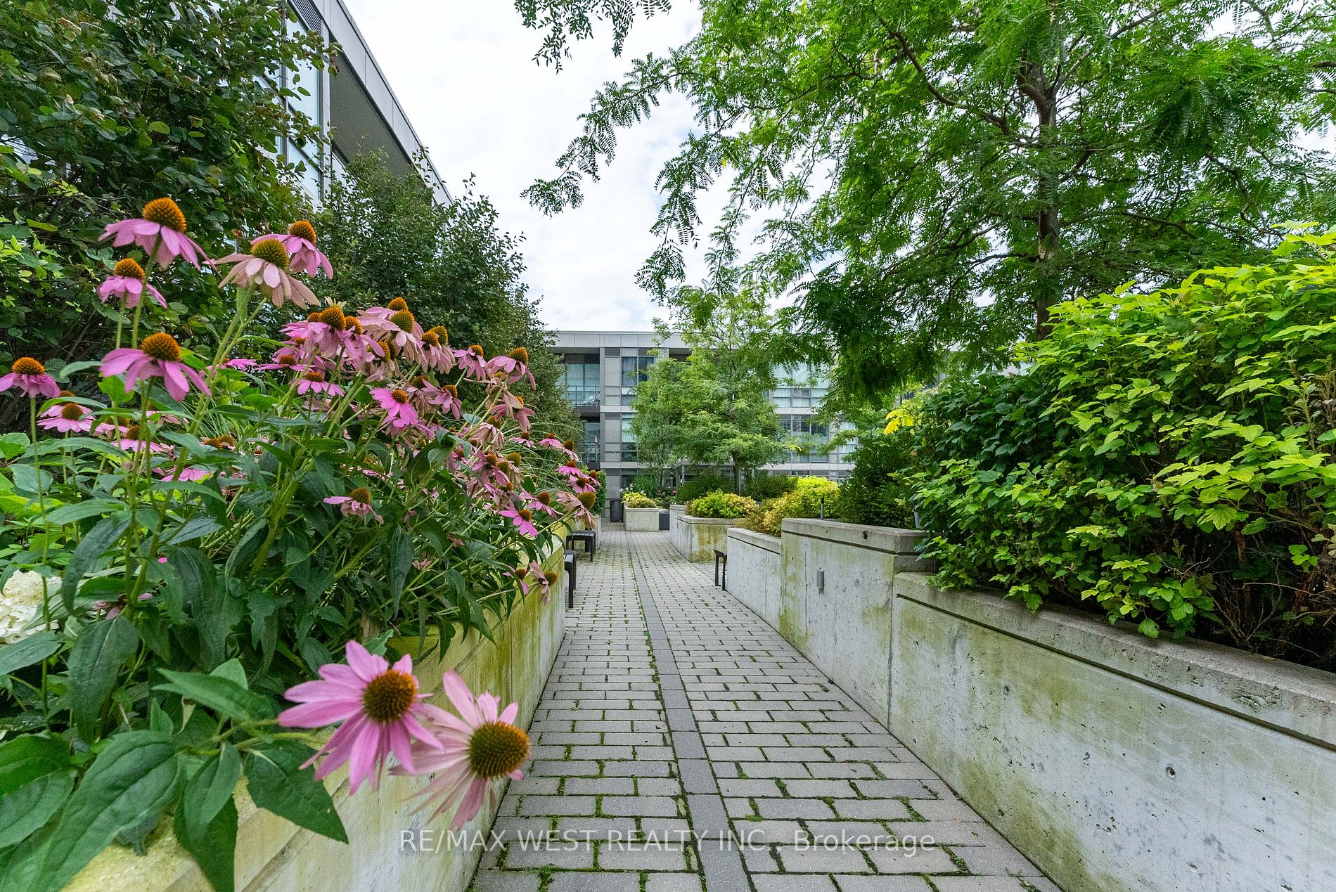 8 Fieldway Rd, #516