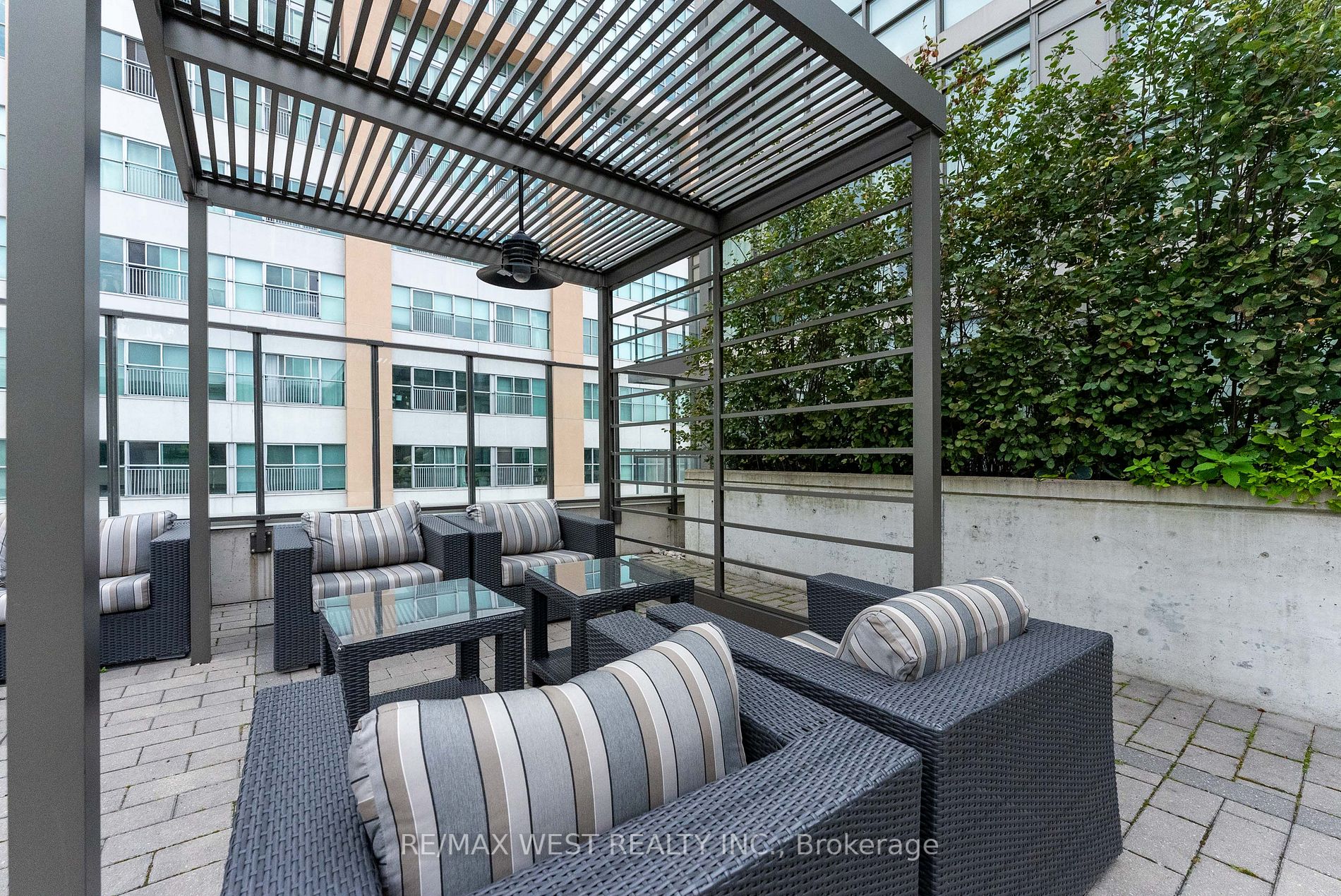 8 Fieldway Rd, #516