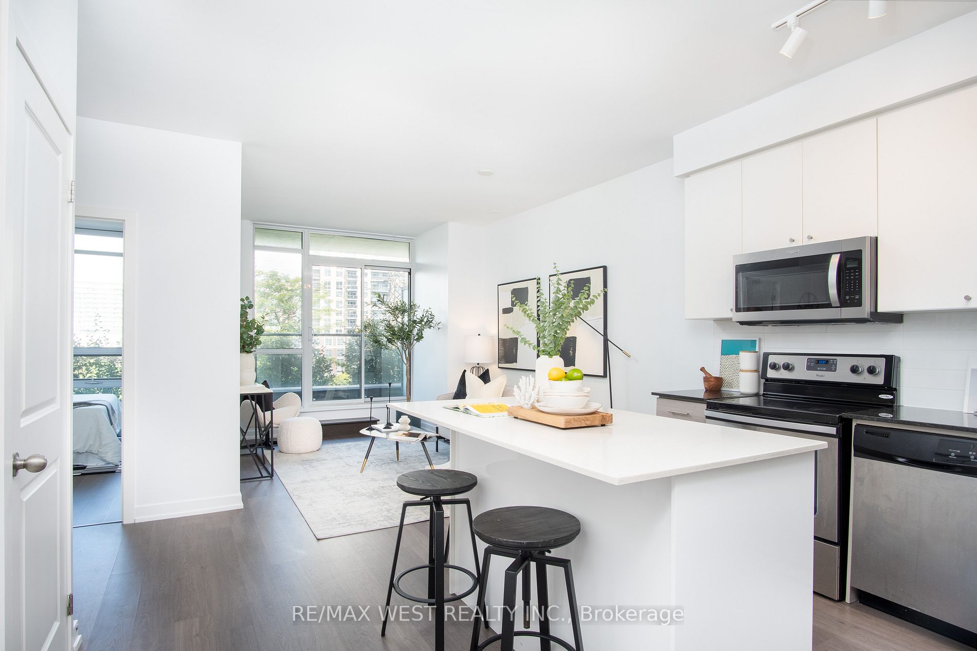 8 Fieldway Rd, #516