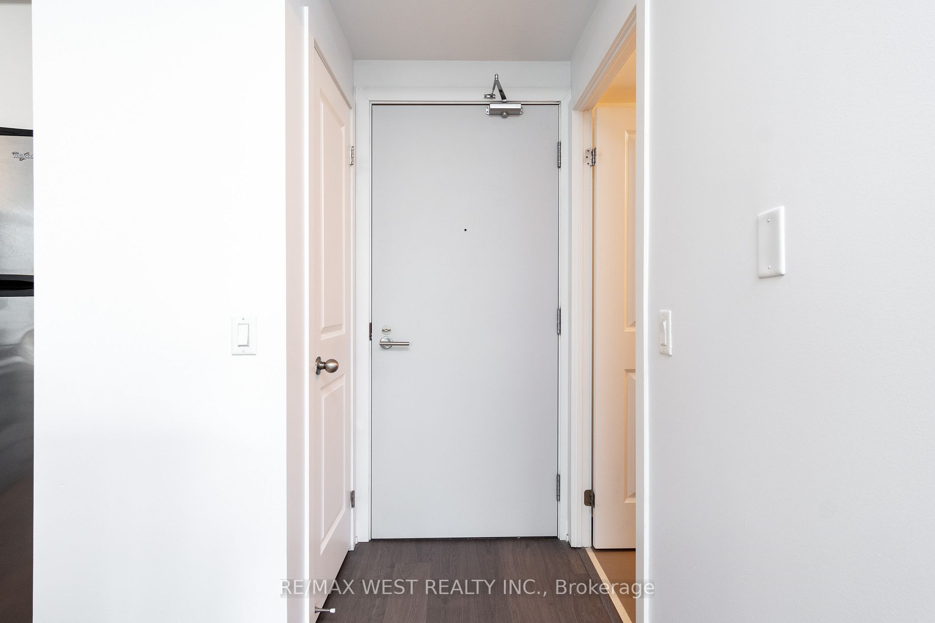 8 Fieldway Rd, #516
