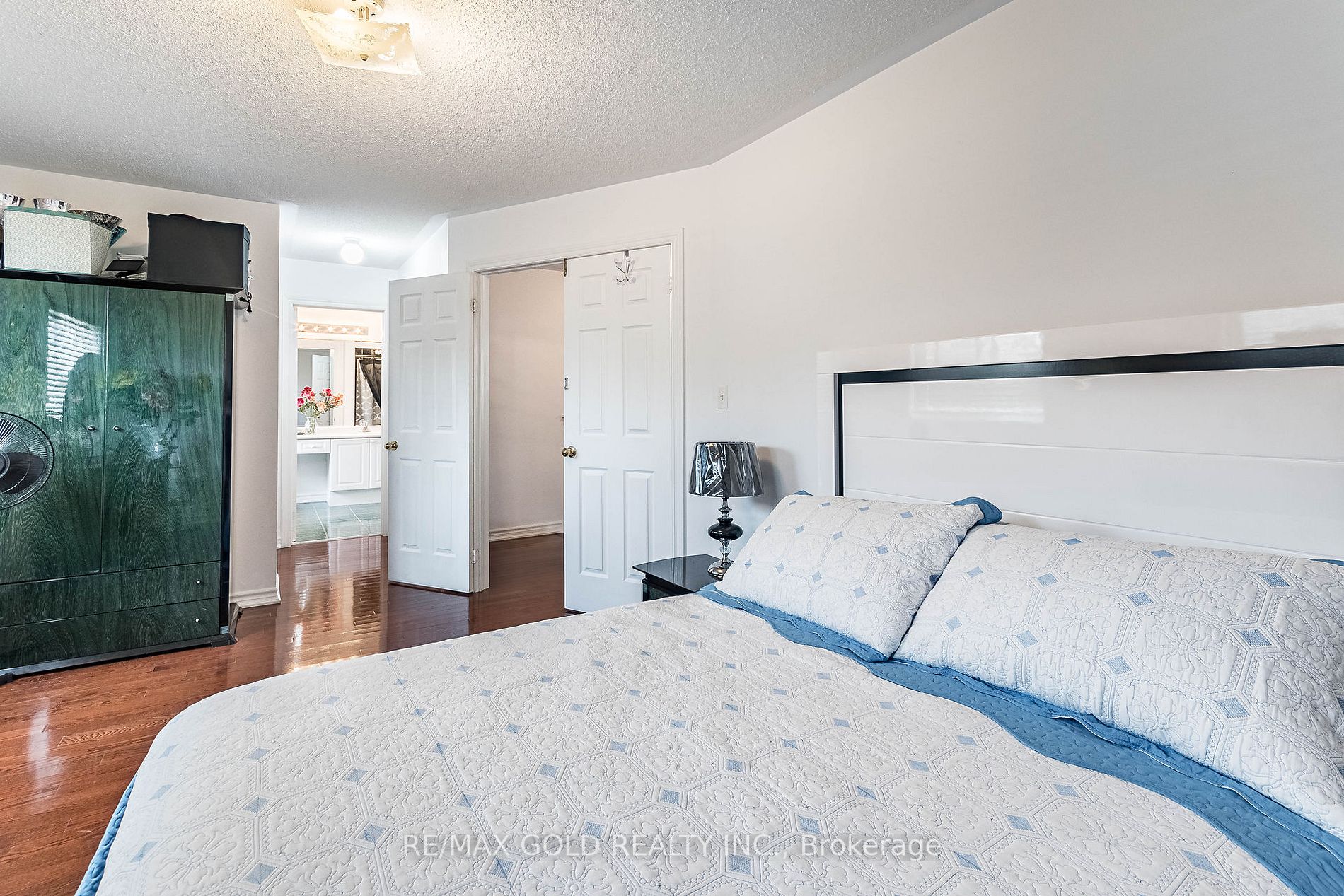26 Arctic Willow Rd E