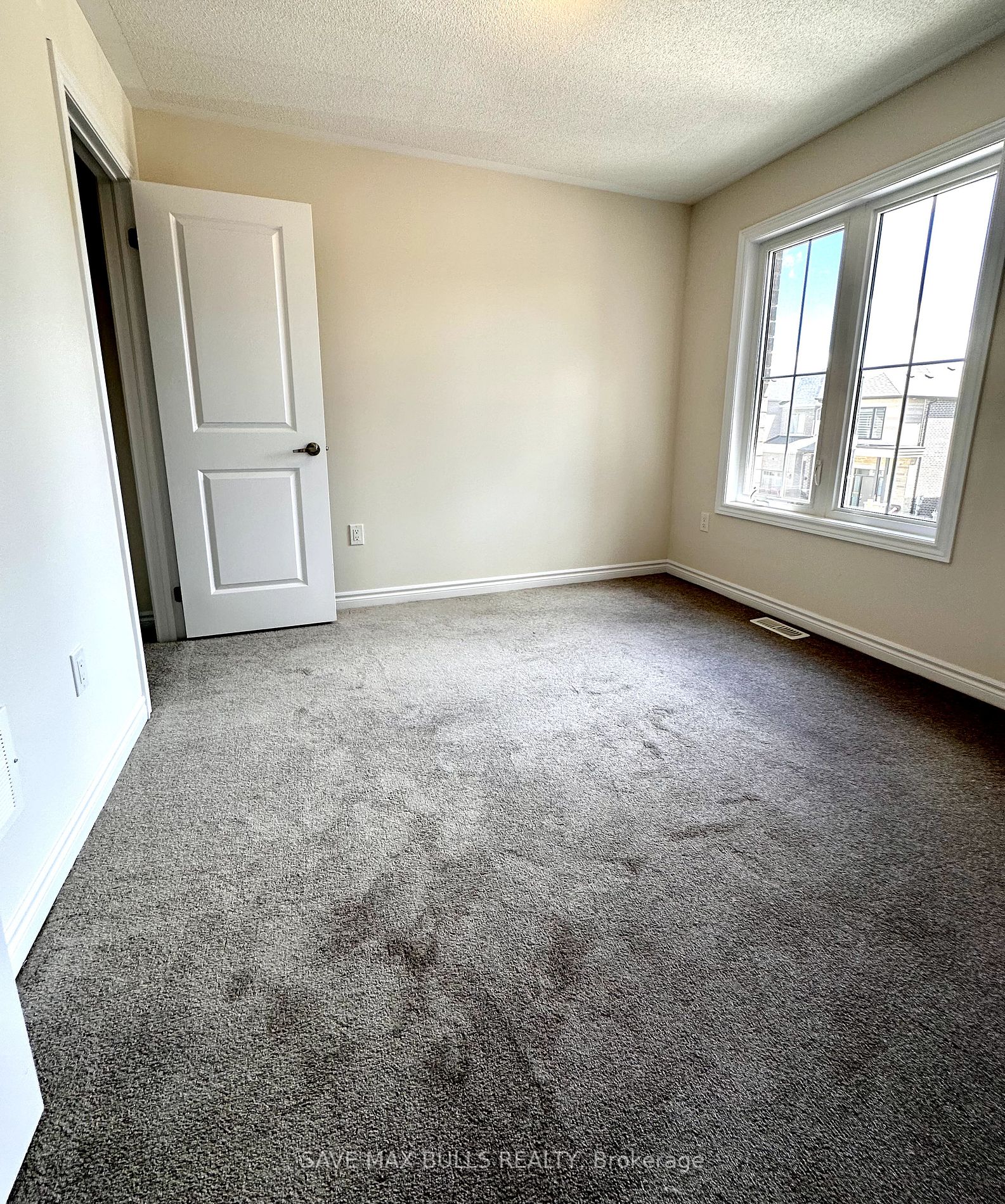 605 Leatherleaf Landing