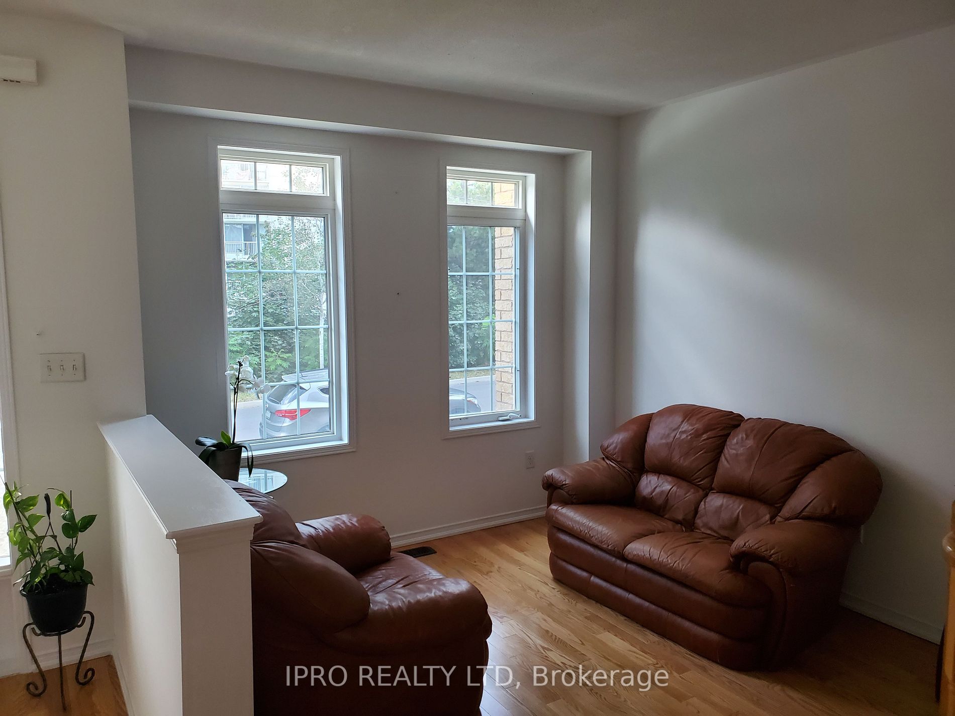 9 Parrotta Dr